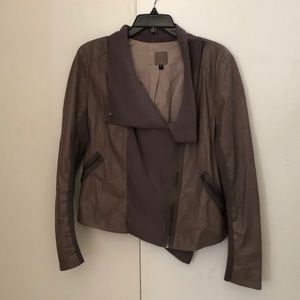 Semi new  gap Jacket only wore a couple times